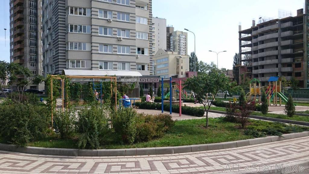 Green Stone Kyiv Exterior photo